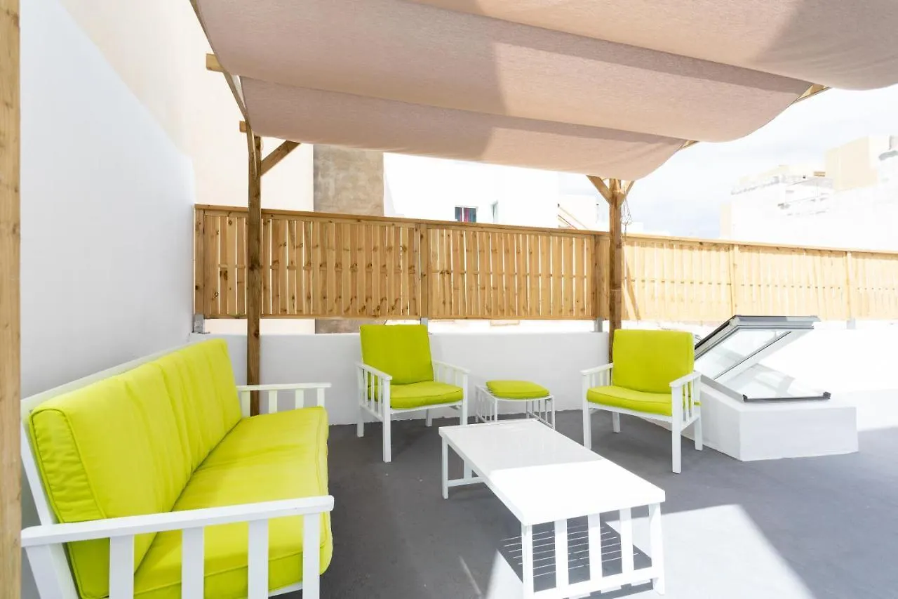 Επικοινωνία με το The Wave House El Medano